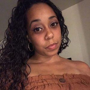 Meet your Posher, Jillian